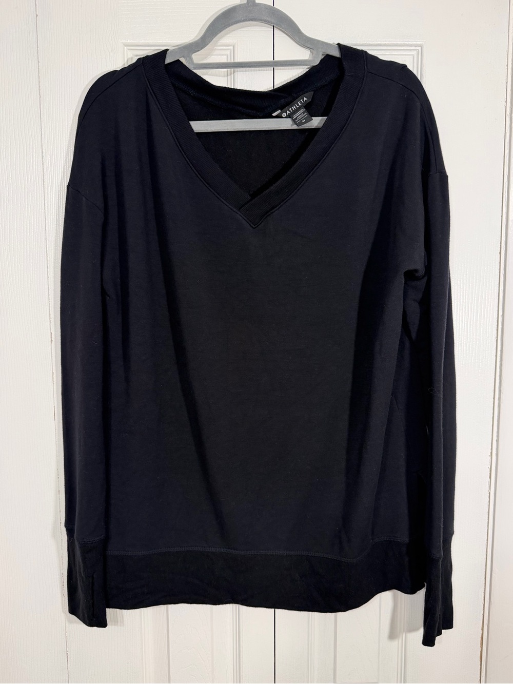 Athleta V-Neck Sweatshirt Size M Black